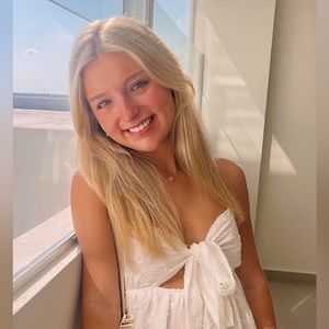 Meet your Posher, Lucy